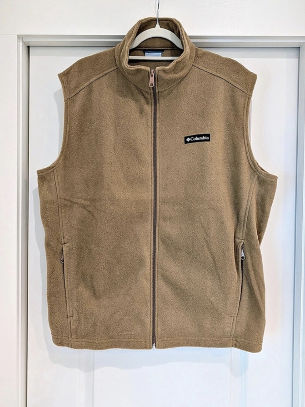 Columbia Steens Mountain Fleece Zip Up Vest in Tan Size Large Like New